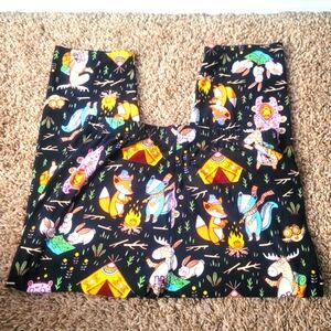 Leggings Depot Outdoor Animals Capris Plus Size